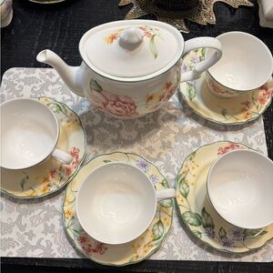 Jessica McClintock Floral Tea Set with Teapot and Cups